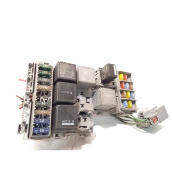 CAJA RELES / FUSIBLES 8690698 