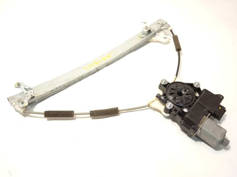 ELEVALUNAS DELANTERO IZQUIERDO 82450C8010 82403C7010