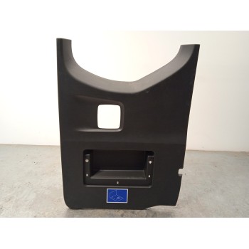 GUARNECIDO PUERTA TRASERA DERECHA A9077403600 