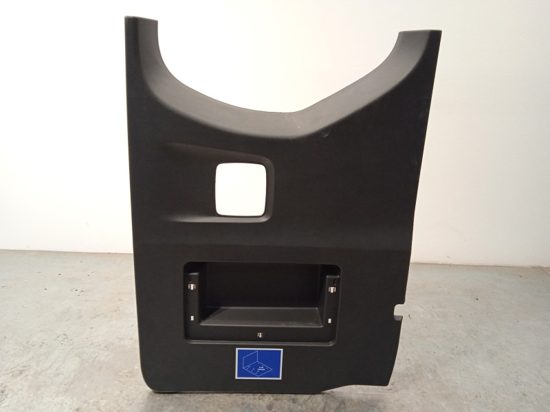 GUARNECIDO PUERTA TRASERA DERECHA A9077403600 