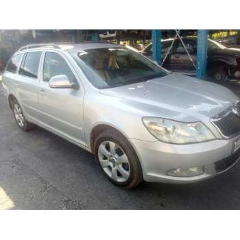 SKODA OCTAVIA BERLINA (1Z3)