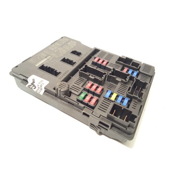Recambio de caja reles / fusibles para nissan note acenta referencia OEM IAM 284B71HZ2A  