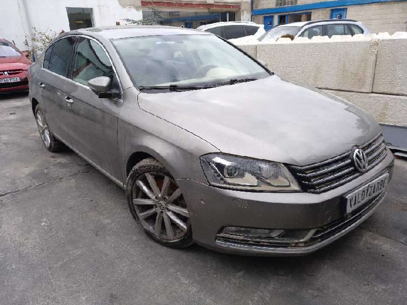 VOLKSWAGEN PASSAT LIM. (362)