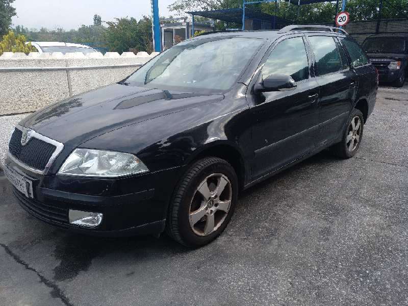 SKODA OCTAVIA BERLINA (1Z3)