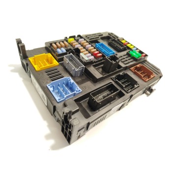 CAJA RELES / FUSIBLES 9832880380 1677607680 