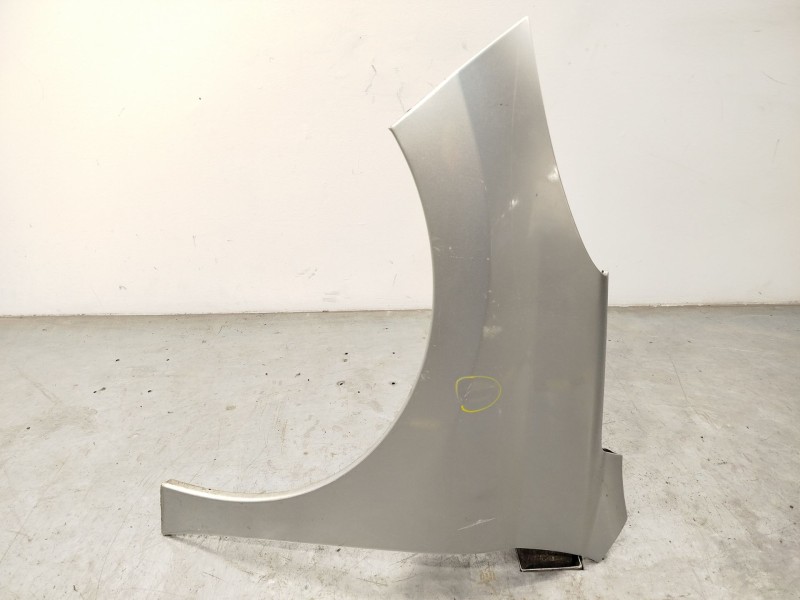 ALETA DELANTERA IZQUIERDA 7840R9 