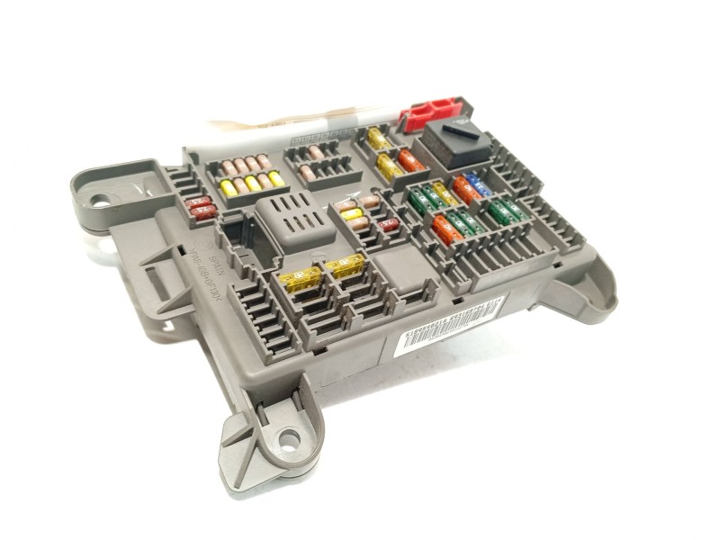 CAJA RELES / FUSIBLES 6931687 61146931687 5189540