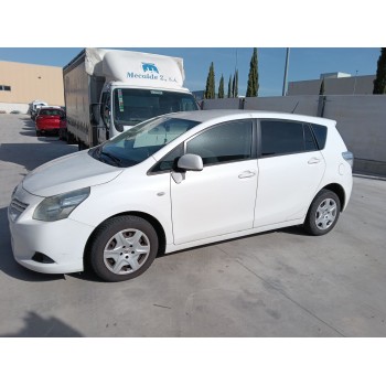 toyota verso (_r2_) del año 2010