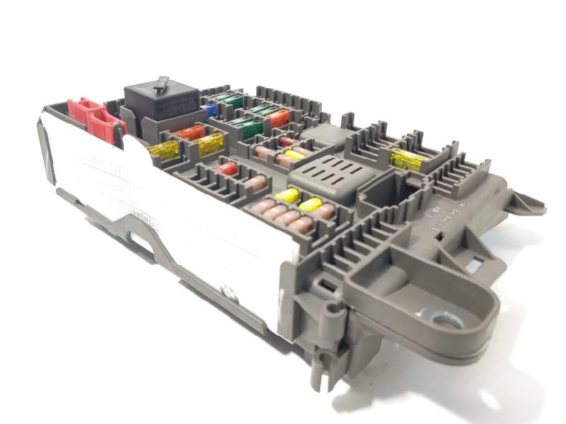 CAJA RELES / FUSIBLES 6931687 61146931687 518954021A