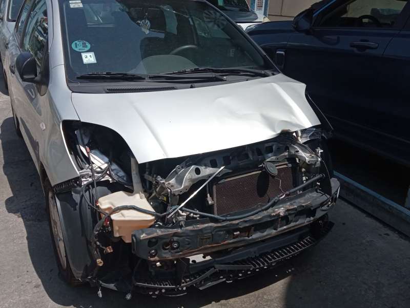 TOYOTA YARIS (_P9_)