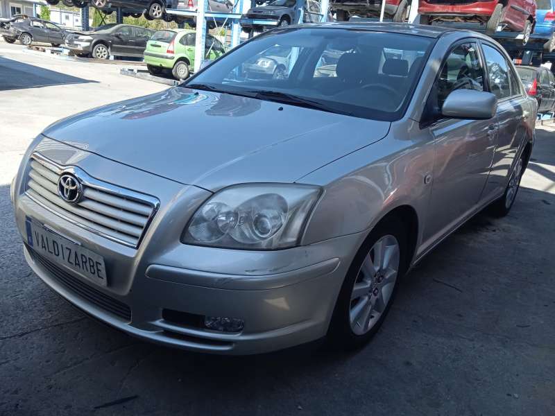 TOYOTA AVENSIS SEDÁN (_T25_)