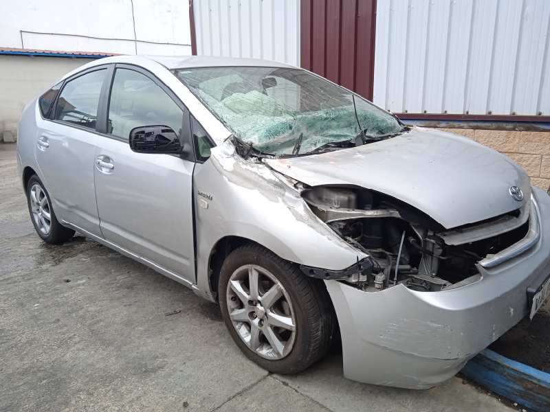 TOYOTA PRIUS (NHW20)