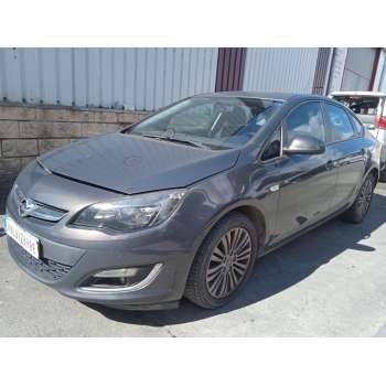OPEL ASTRA J Sedán de desguace