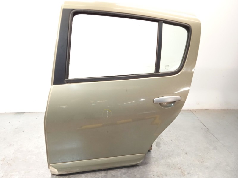 PUERTA TRASERA IZQUIERDA 821018232R 
