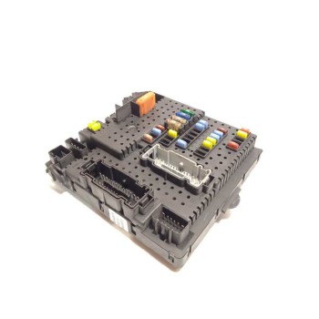 CAJA RELES / FUSIBLES 30786646 28080156