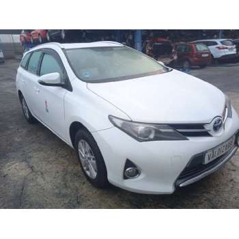 TOYOTA AURIS TOURING SPORTS (E18)