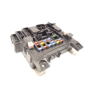 CAJA RELES / FUSIBLES 8637A641 