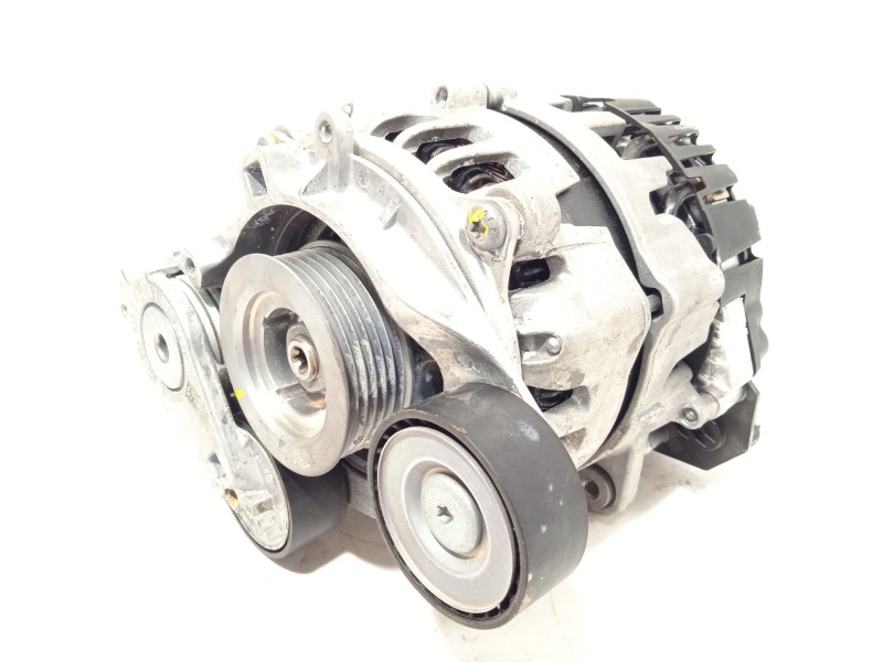 ALTERNADOR 04L903018A 2724194E IST80S